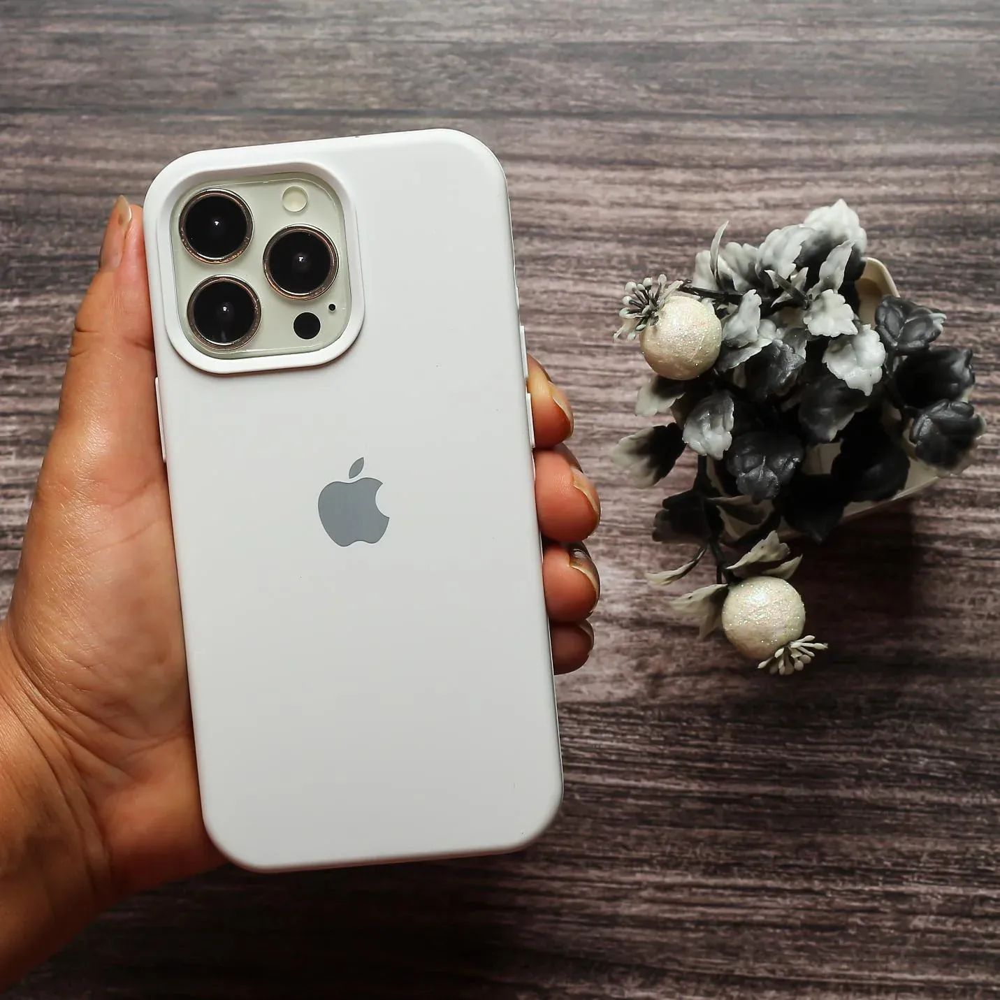 Silicone case za iPhone 17 Pro Max bijela
